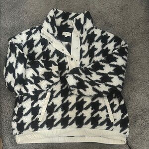 Lou ans Grey henley sherpa  Sweater